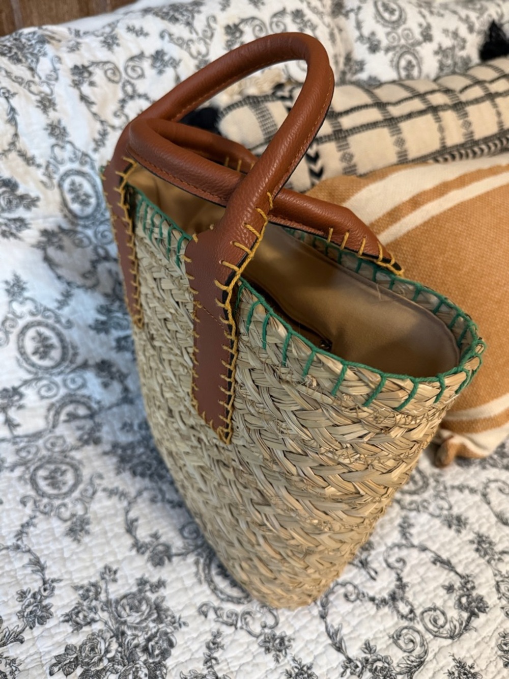 Universal Thread Natural Straw Tote with Brown Handles and Green Trim Like New ! - Picture 4 of 11